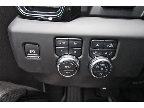 Used 2025 GMC Sierra 2500 AT4X AWD/4WD image 22