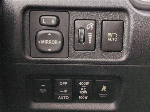 Used 2021 Toyota 4Runner Limited AWD/4WD image 17