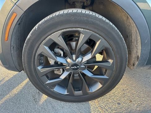 Certified 2022 Kia Sorento X-Line EX image 2