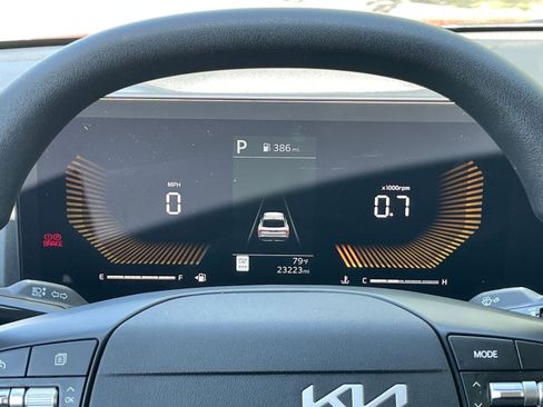 Used 2025 Kia K4 LXS image 39