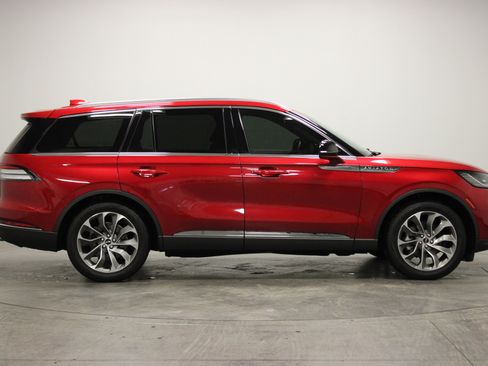 Used 2025 Lincoln Aviator Reserve w/ Illumination Package image 9