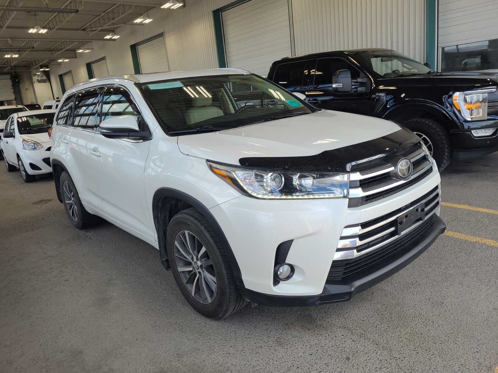 Used 2018 Toyota Highlander AWD V6 image 6