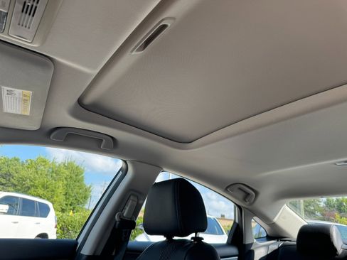 Used 2019 Honda Civic Touring image 22