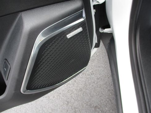 Used 2025 GMC Acadia Elevation image 12