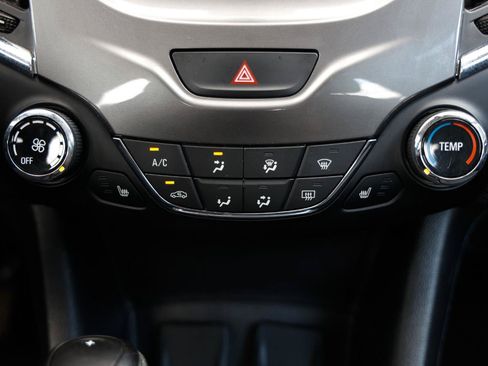 Used 2018 Chevrolet Cruze LT w/ Convenience Package FWD image 34