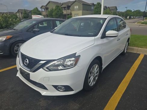 Used 2019 Nissan Sentra SV FWD image 3