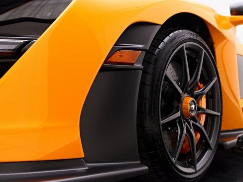 Used 2019 McLaren Senna image 21