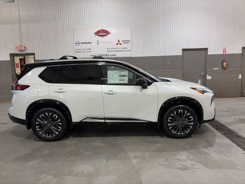 New 2026 Nissan Rogue Platinum image 2