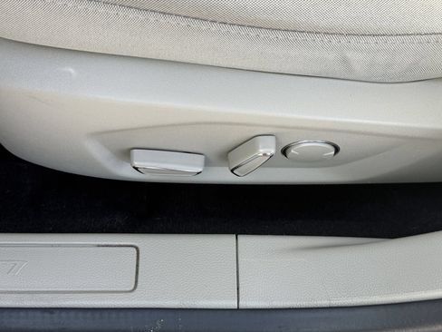 Used 2019 Ford Fusion SE FWD image 21