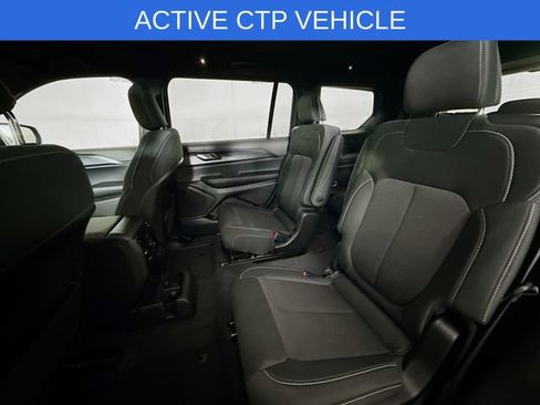 New 2025 Jeep Grand Cherokee L Laredo image 23