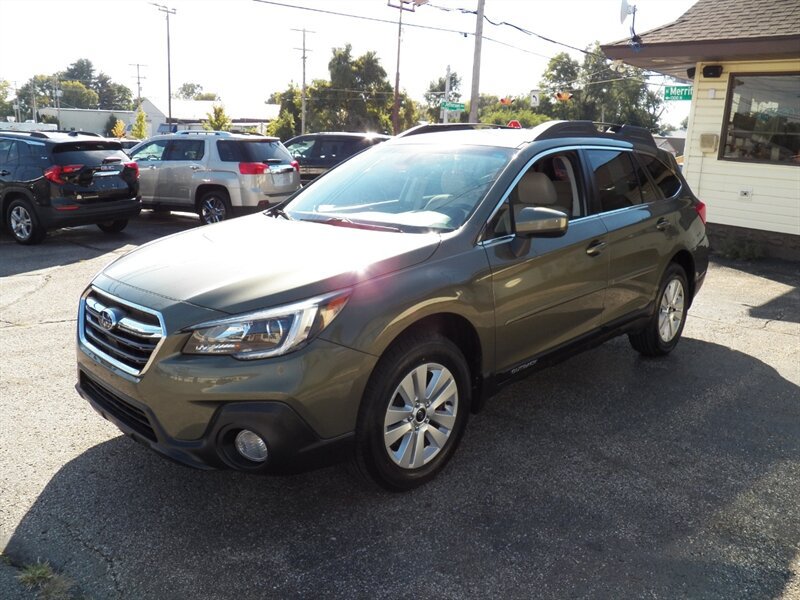 Used 2019 Subaru Outback 2.5i Premium AWD/4WD image 2