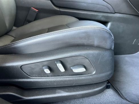 Used 2025 Cadillac XT5 Premium Luxury image 24