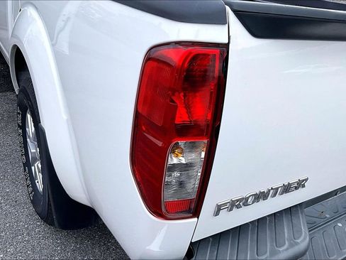 Used 2020 Nissan Frontier SV image 27