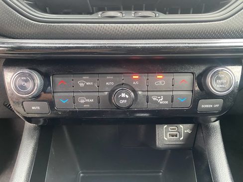 Used 2022 Jeep Compass Latitude w/ Convenience Group AWD/4WD image 16