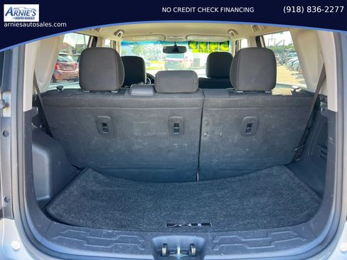 Used 2013 Kia Soul + FWD image 14