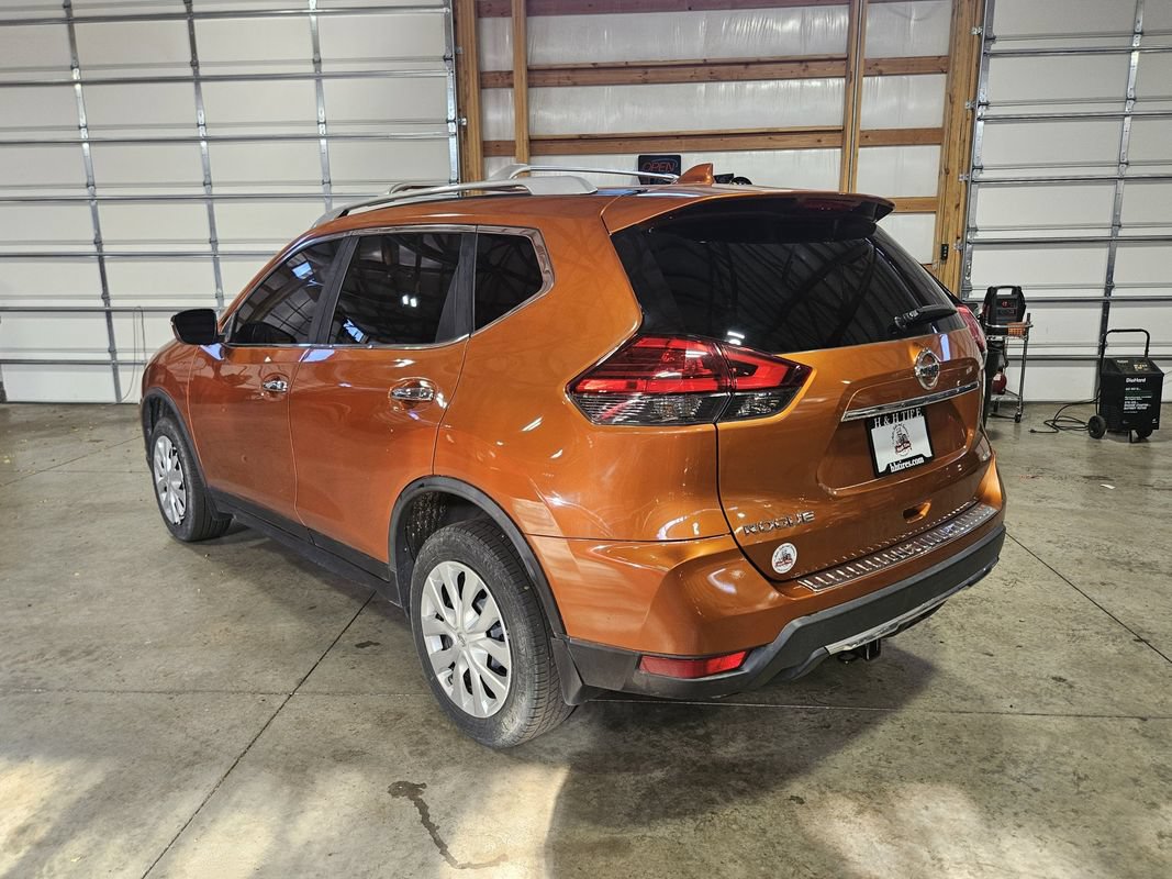 Used 2017 Nissan Rogue S w/ S Appearance Package AWD/4WD image 6