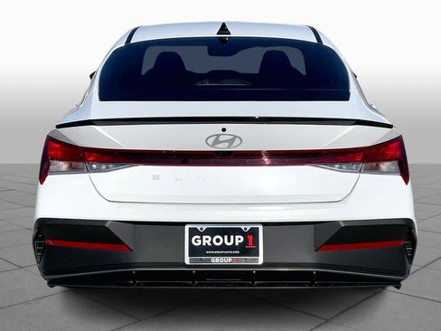 Used 2025 Hyundai Elantra Sport image 4