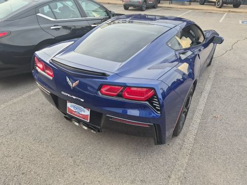 Used 2017 Chevrolet Corvette Stingray Coupe w/ 1LT RWD image 18
