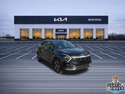Used 2024 Kia Sportage EX FWD image 3