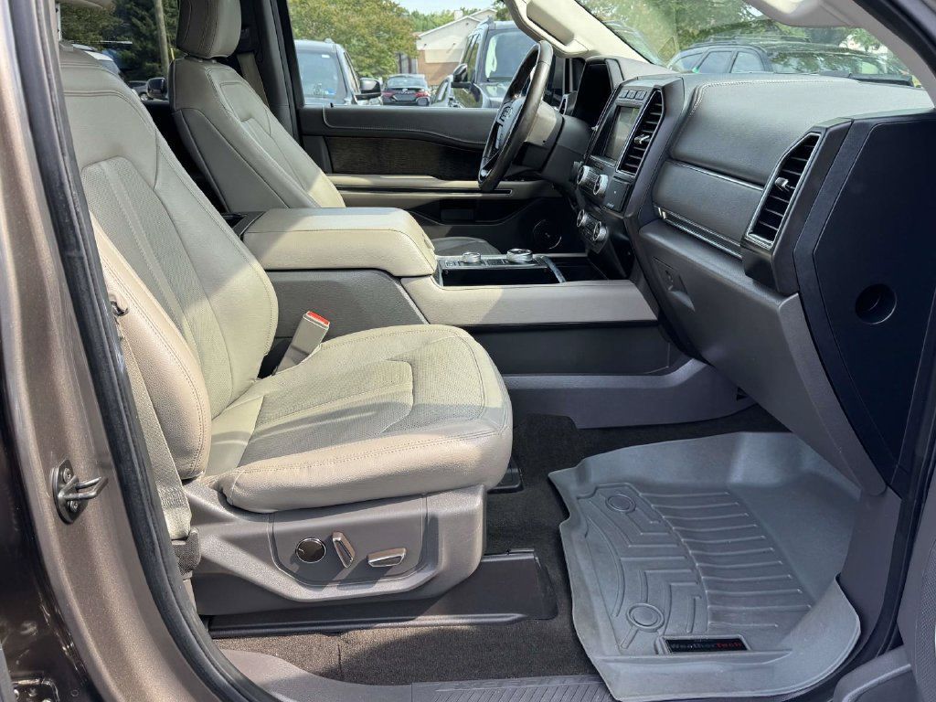 Used 2018 Ford Expedition Limited w/ Equipment Group 302A AWD/4WD image 14