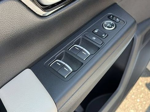Used 2023 Honda CR-V EX-L image 9