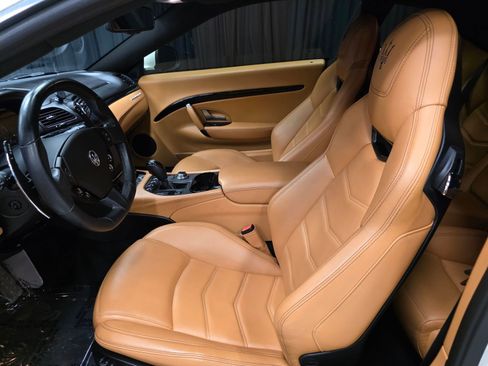 Used 2018 Maserati GranTurismo Sport image 17