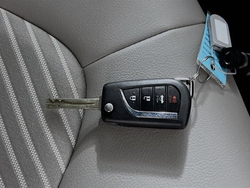 Used 2024 Toyota Camry SE FWD image 36