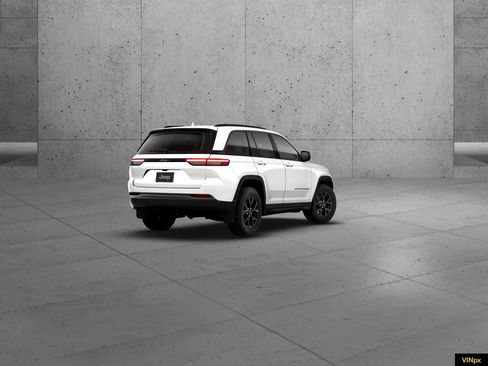 New 2026 Jeep Grand Cherokee Altitude image 7