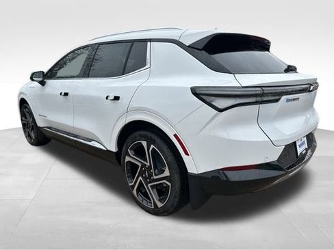 New 2026 Chevrolet Equinox EV LT image 3