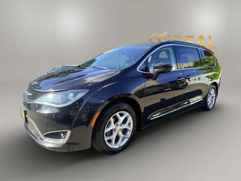 Used 2018 Chrysler Pacifica Touring-L Plus w/ Advanced Safetytec Group FWD image 3