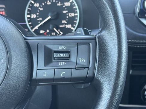 Used 2023 Nissan Rogue S image 12