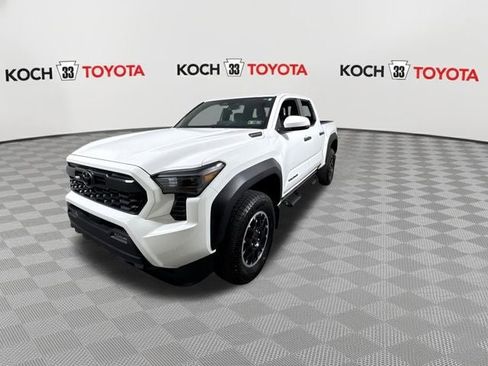 New 2025 Toyota Tacoma TRD Off-Road image 4