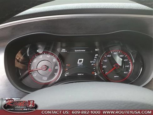 Used 2017 Dodge Charger R/T RWD image 31