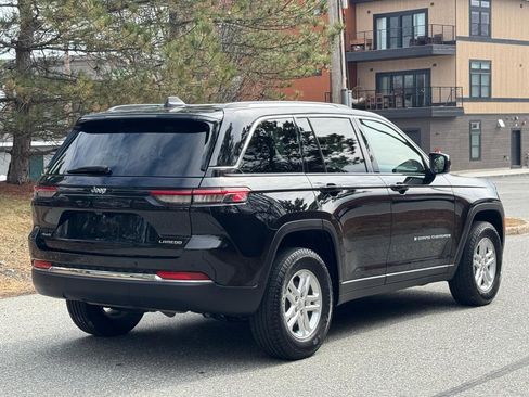 Used 2023 Jeep Grand Cherokee Laredo image 6