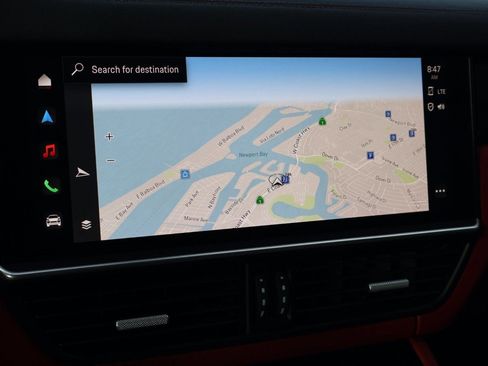 Certified 2023 Porsche Cayenne Platinum Edition image 18