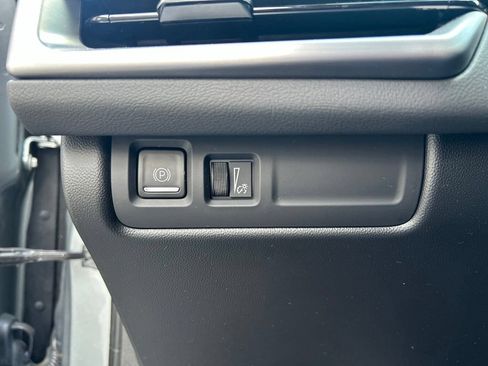 Used 2024 Cadillac XT4 Sport FWD image 19