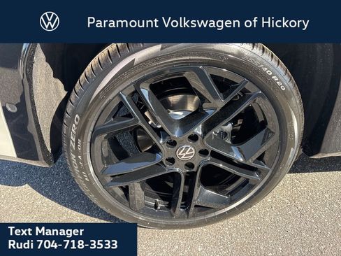New 2026 Volkswagen Tiguan SE R-Line FWD image 10