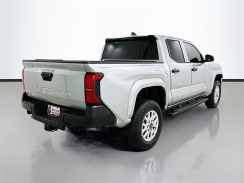 Used 2025 Toyota Tacoma SR image 7