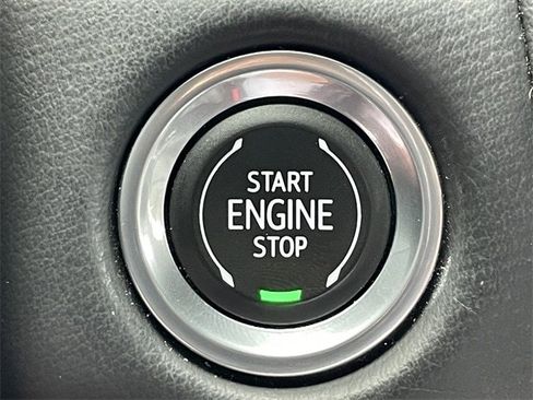 Used 2023 Chevrolet Suburban Premier image 23