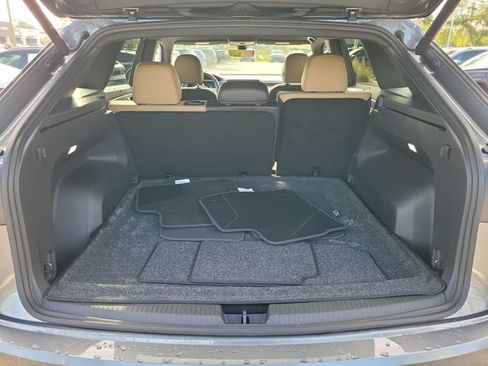 Certified 2024 Volkswagen Atlas Cross Sport SE w/ Panoramic Sunroof Package FWD image 7