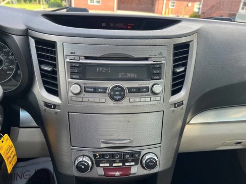 Used 2010 Subaru Legacy 2.5i Premium image 16