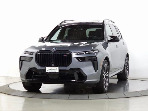 Used 2025 BMW X7 M60i image 4