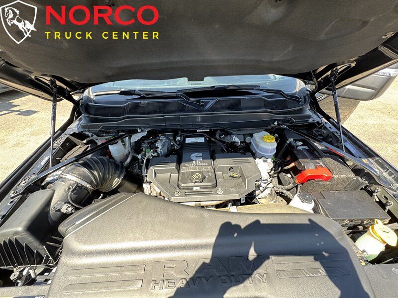 Used 2024 RAM 3500 Big Horn AWD/4WD image 32