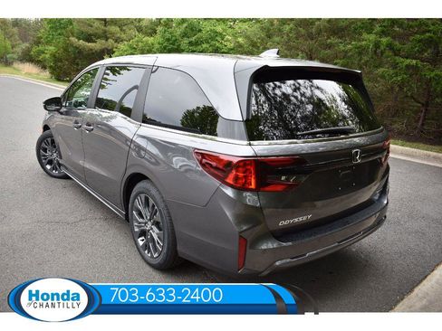 New 2026 Honda Odyssey Touring image 5