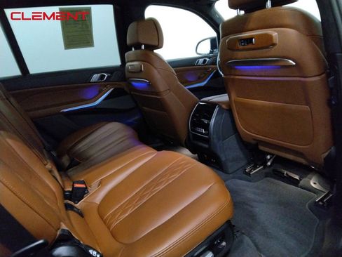 Used 2023 BMW X7 M60i image 40