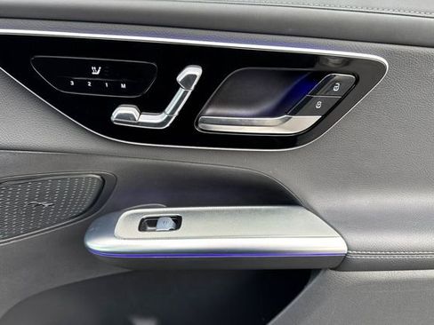 Used 2025 Mercedes-Benz GLC 300 4MATIC image 21