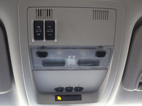 Used 2010 GMC Sierra 1500 Denali image 35