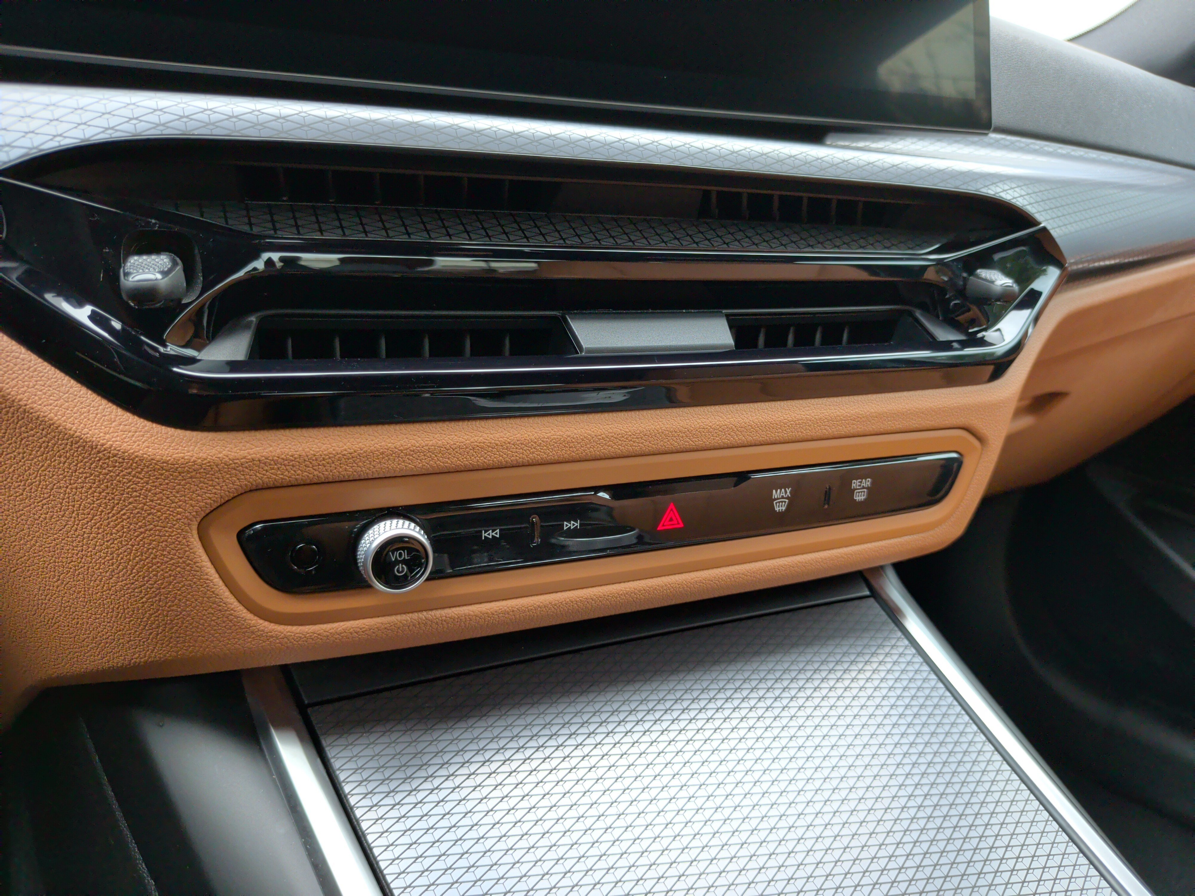 Certified 2026 BMW 330i Sedan RWD image 18