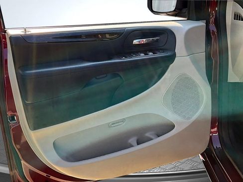 Used 2017 Dodge Grand Caravan SE w/ Power Window Group FWD image 19