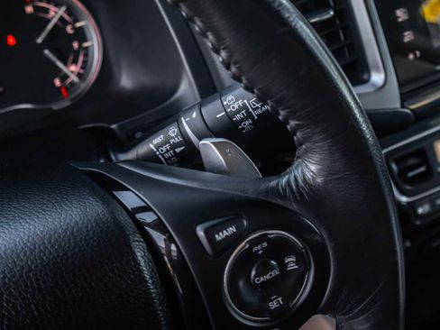 Used 2017 Honda Pilot Touring image 42